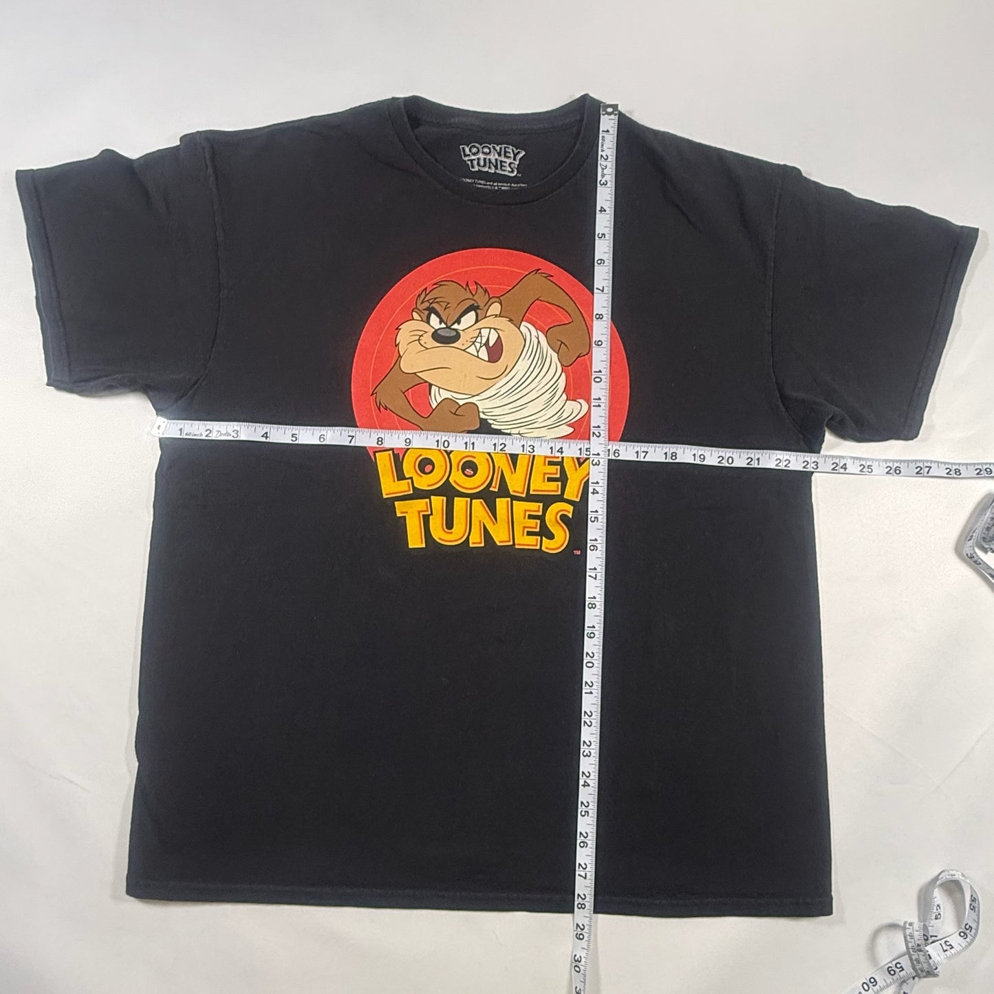 Vintage Looney Tunes 90s Black Graphic T-shirt Size XL Measurements L x W