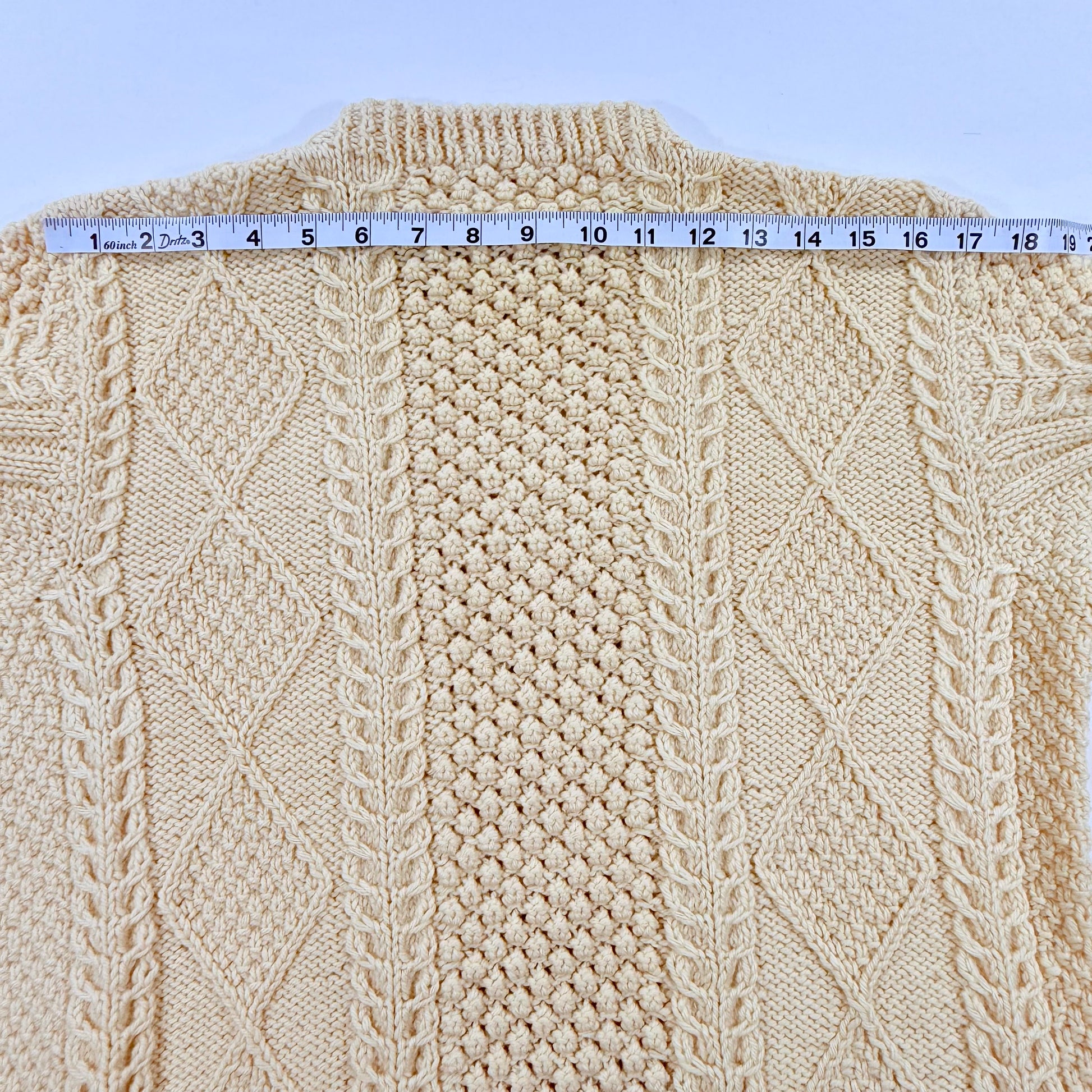 Vintage 90s Donegal Ivory Hand Knitted Sweater Measurement shoulder