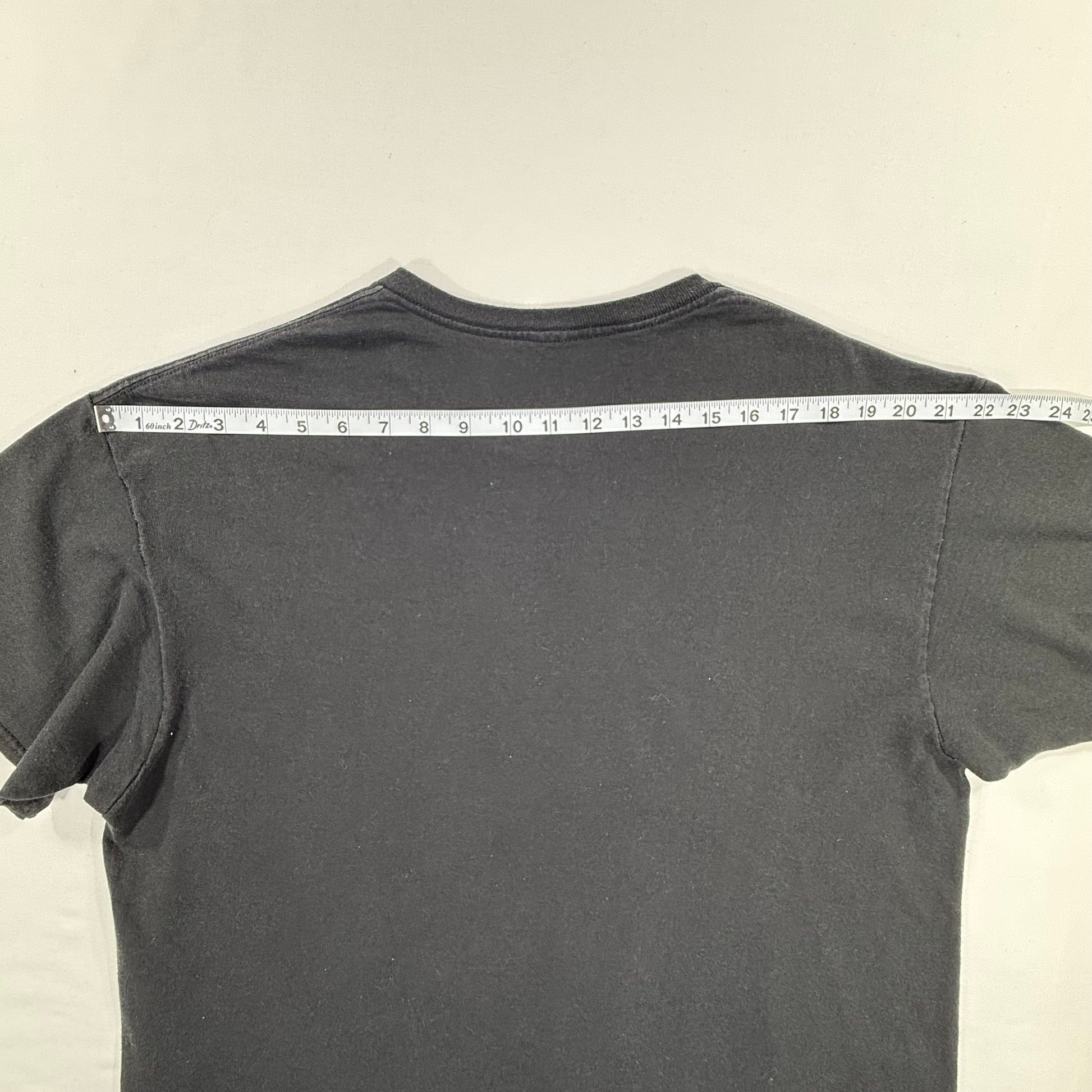 Vintage Looney Tunes 90s Black Graphic T-shirt Size XL Measurement shoulder